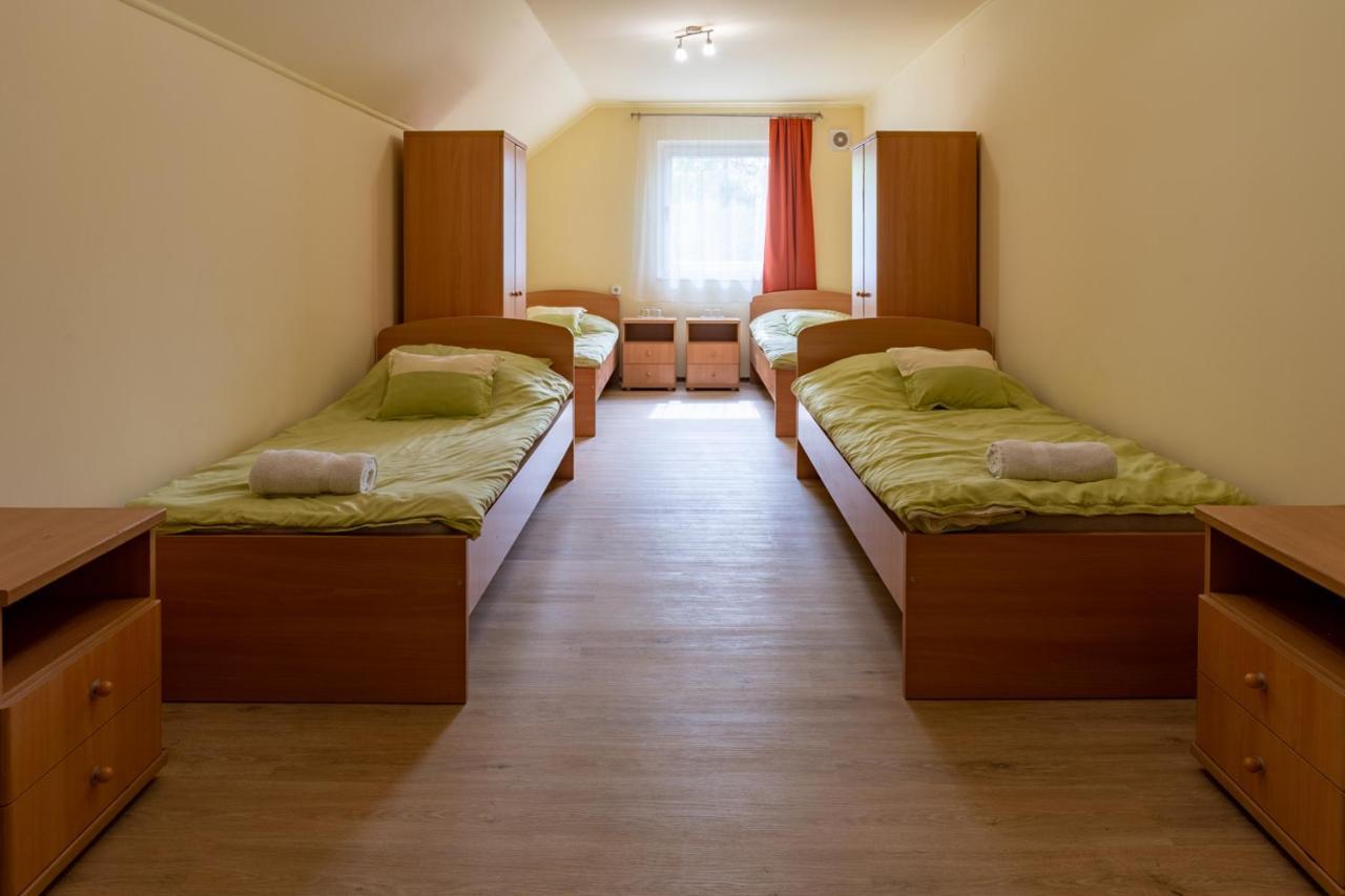 Kiraly Lovastanya Panzio Bed and Breakfast Janoshalma Eksteriør billede