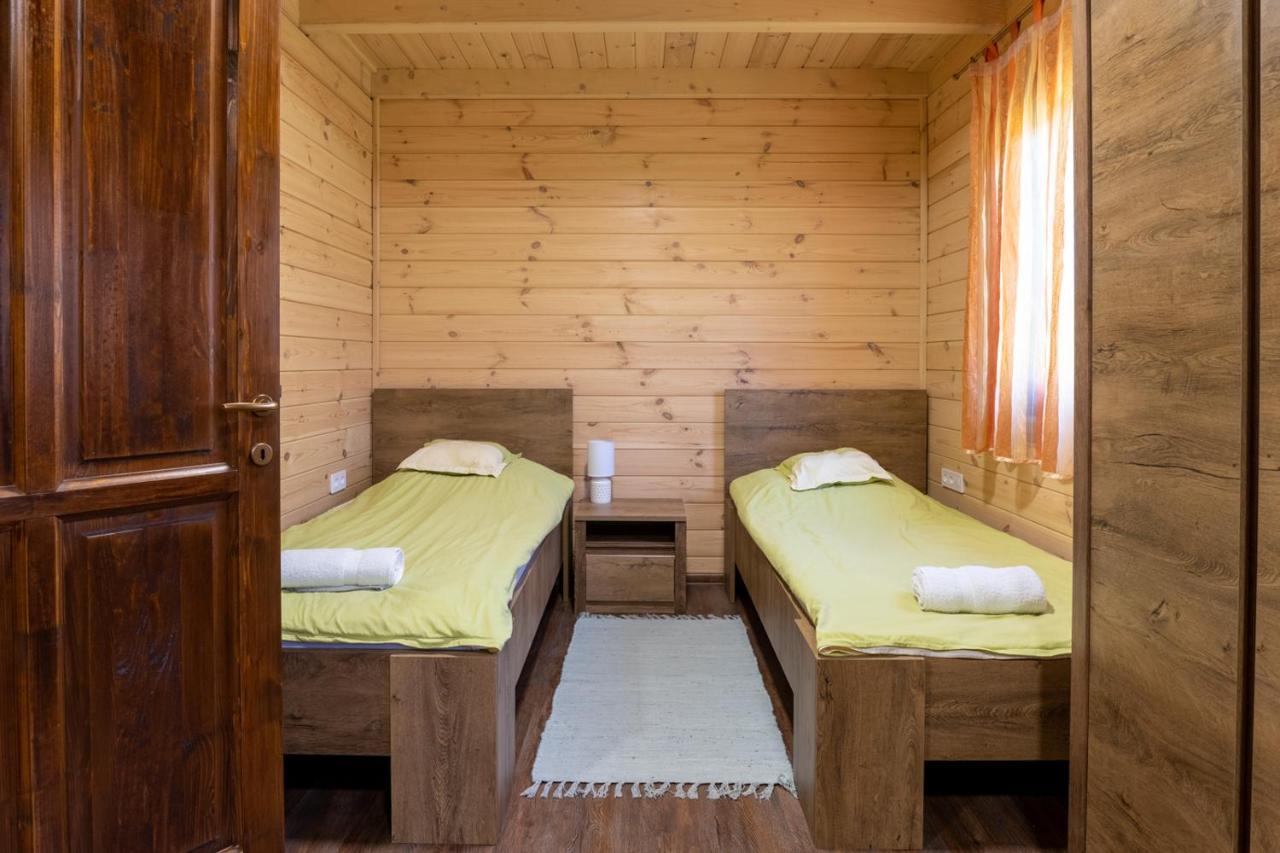 Kiraly Lovastanya Panzio Bed and Breakfast Janoshalma Eksteriør billede